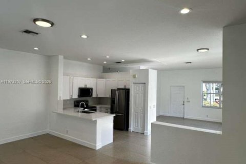 House in Weston, Florida 3 bedrooms, 143.63 sq.m. № 2033893 - photo 6