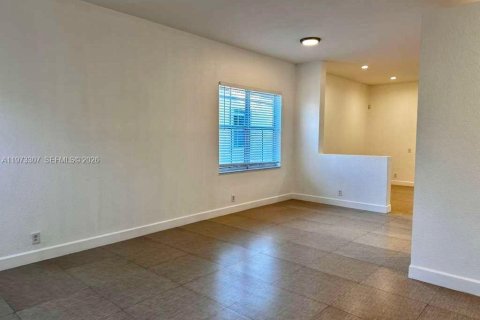 House in Weston, Florida 3 bedrooms, 143.63 sq.m. № 2033893 - photo 9