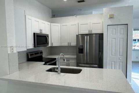 House in Weston, Florida 3 bedrooms, 143.63 sq.m. № 2033893 - photo 8