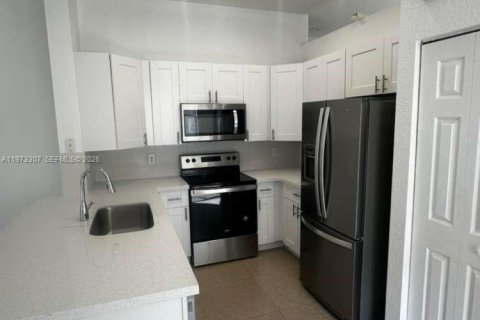 House in Weston, Florida 3 bedrooms, 143.63 sq.m. № 2033893 - photo 3