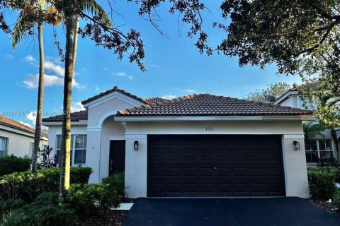 House in Weston, Florida 3 bedrooms, 143.63 sq.m. № 2033893