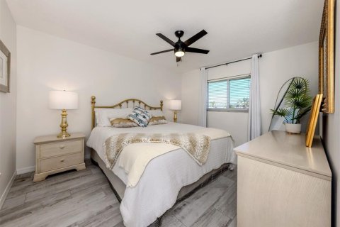 House in Venice, Florida 3 bedrooms, 178.84 sq.m. № 1636246 - photo 15