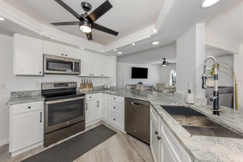 House in Venice, Florida 3 bedrooms, 178.84 sq.m. № 1636246 - photo 4