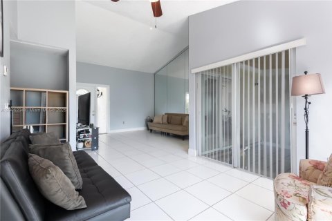 Villa ou maison à vendre à Miami, Floride: 3 chambres, 127 m2 № 1973767 - photo 18