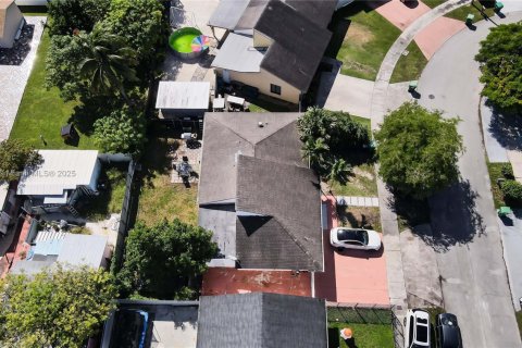 Villa ou maison à vendre à Miami, Floride: 3 chambres, 127 m2 № 1973767 - photo 29