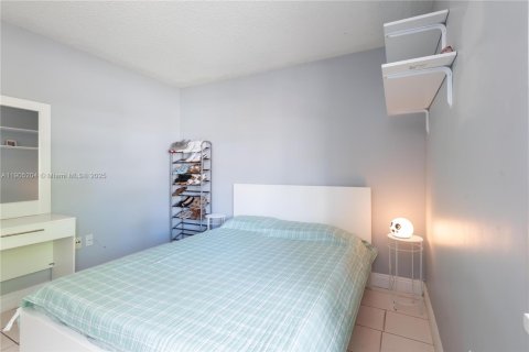 Villa ou maison à vendre à Miami, Floride: 3 chambres, 127 m2 № 1973767 - photo 13