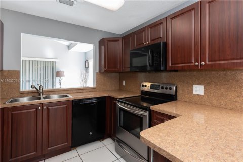 Villa ou maison à vendre à Miami, Floride: 3 chambres, 127 m2 № 1973767 - photo 21