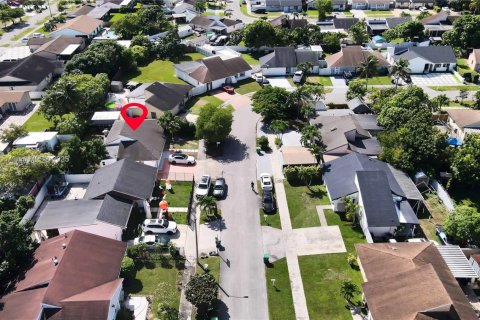 Villa ou maison à vendre à Miami, Floride: 3 chambres, 127 m2 № 1973767 - photo 27