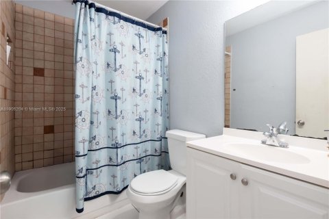 Villa ou maison à vendre à Miami, Floride: 3 chambres, 127 m2 № 1973767 - photo 15