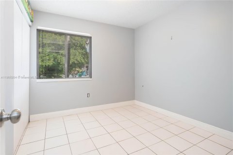 Villa ou maison à vendre à Miami, Floride: 3 chambres, 127 m2 № 1973767 - photo 9