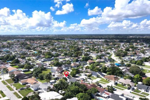 Villa ou maison à vendre à Miami, Floride: 3 chambres, 127 m2 № 1973767 - photo 28