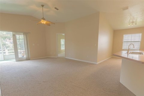 House in Port Orange, Florida 3 bedrooms, 147.06 sq.m. № 2396579 - photo 9