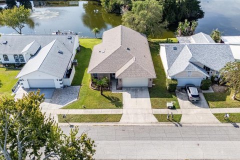 House in Port Orange, Florida 3 bedrooms, 147.06 sq.m. № 2396579 - photo 29