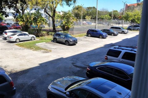 Condominio en Plantation, Florida, 1 dormitorio № 2033439