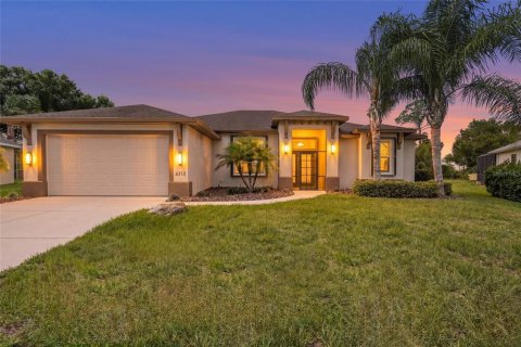 Casa en Bradenton, Florida 3 dormitorios, 193.98 m2 № 2120350