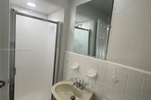 Apartment in Lauderdale-by-the-Sea, Florida 1 bedroom № 1953777 - photo 10