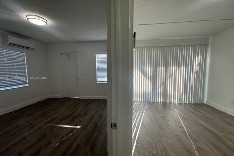 Apartment in Lauderdale-by-the-Sea, Florida 1 bedroom № 1953777 - photo 4