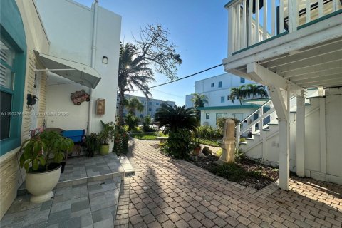 Apartment in Lauderdale-by-the-Sea, Florida 1 bedroom № 1953777 - photo 13