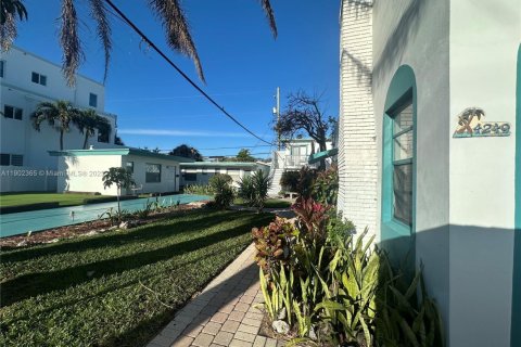 Apartment in Lauderdale-by-the-Sea, Florida 1 bedroom № 1953777 - photo 17