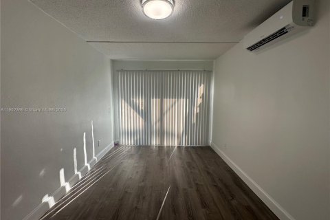 Apartment in Lauderdale-by-the-Sea, Florida 1 bedroom № 1953777 - photo 6