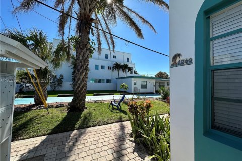 Apartment in Lauderdale-by-the-Sea, Florida 1 bedroom № 1953777 - photo 15