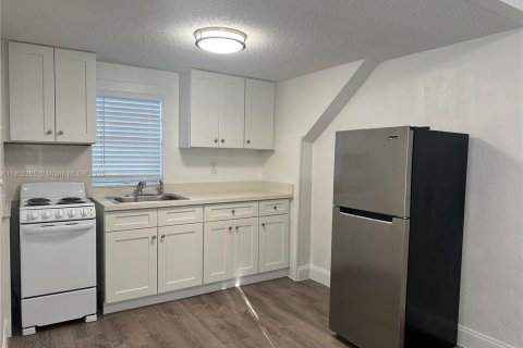 Apartment in Lauderdale-by-the-Sea, Florida 1 bedroom № 1953777 - photo 1