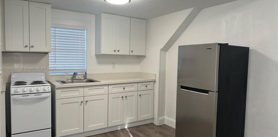 Apartment in Lauderdale-by-the-Sea, Florida 1 bedroom № 1953777