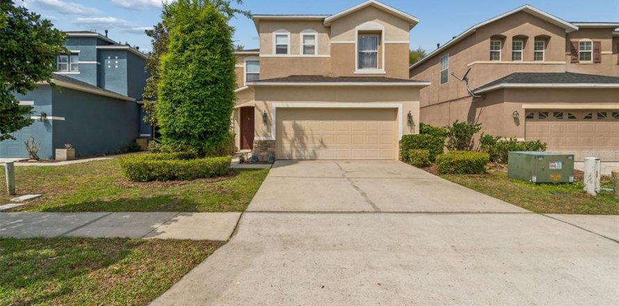 House in Wesley Chapel, Florida 3 bedrooms, 173.82 sq.m. № 2155739
