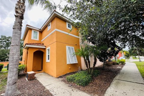 Adosado en venta en Kissimmee, Florida, 4 dormitorios, 177.16 m2 № 1537171 - foto 1