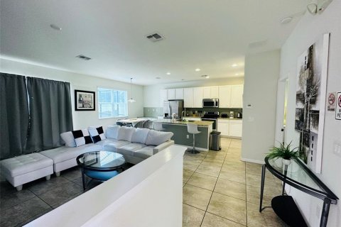 Adosado en venta en Kissimmee, Florida, 4 dormitorios, 177.16 m2 № 1537171 - foto 2