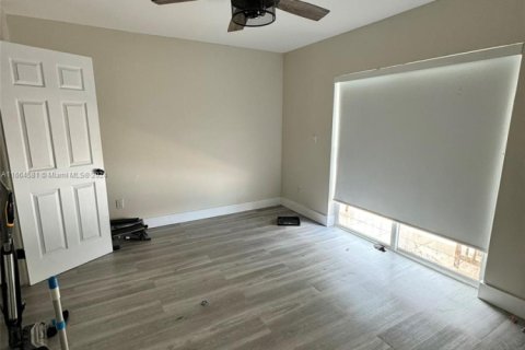Townhouse in Hialeah, Florida 2 bedrooms, 91.04 sq.m. № 1859788 - photo 3