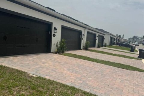 Townhouse in Apopka, Florida 3 bedrooms, 159.05 sq.m. № 2218707 - photo 12