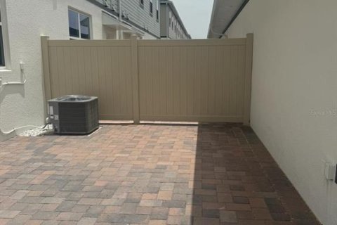 Townhouse in Apopka, Florida 3 bedrooms, 159.05 sq.m. № 2218707 - photo 3