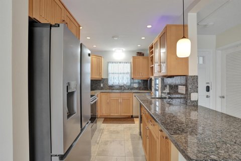 Condo in Lighthouse Point, Florida, 1 bedroom № 2181600 - photo 7
