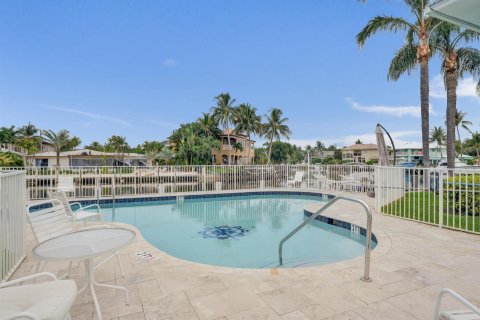 Condo in Lighthouse Point, Florida, 1 bedroom № 2181600 - photo 26