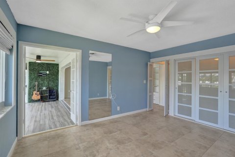 Condo in Lighthouse Point, Florida, 1 bedroom № 2181600 - photo 17