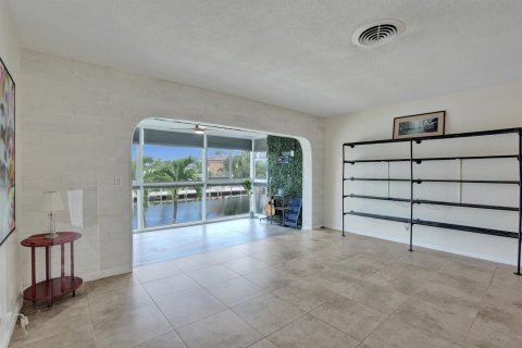 Condo in Lighthouse Point, Florida, 1 bedroom № 2181600 - photo 22