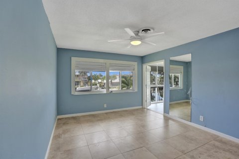 Condo in Lighthouse Point, Florida, 1 bedroom № 2181600 - photo 14