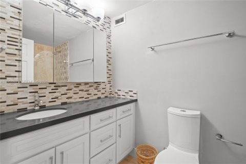 Condominio en venta en Coral Gables, Florida, 1 dormitorio, 73.39 m2 № 2006593 - foto 13