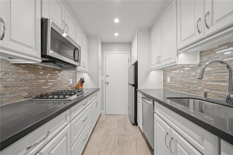 Condominio en venta en Coral Gables, Florida, 1 dormitorio, 73.39 m2 № 2006593 - foto 8