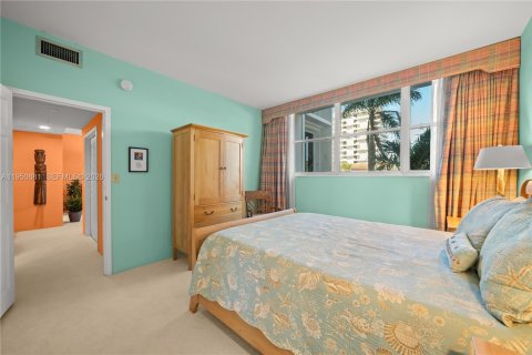 Condominio en venta en Coral Gables, Florida, 1 dormitorio, 73.39 m2 № 2006593 - foto 12