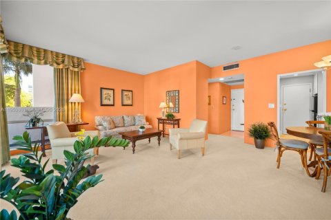 Condominio en venta en Coral Gables, Florida, 1 dormitorio, 73.39 m2 № 2006593 - foto 5