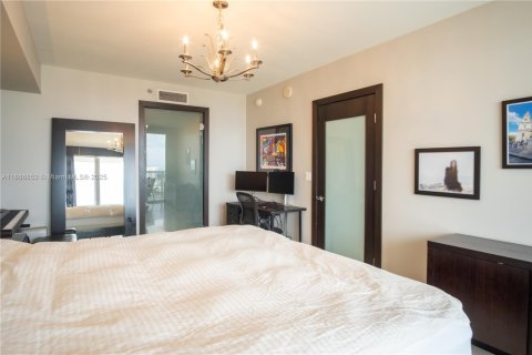 Купить кондоминиум в Халландейл-Бич, Флорида 2 спальни, 100.89м2, № 1981708 - фото 14