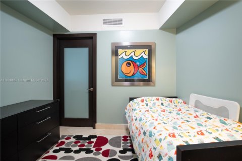 Купить кондоминиум в Халландейл-Бич, Флорида 2 спальни, 100.89м2, № 1981708 - фото 20