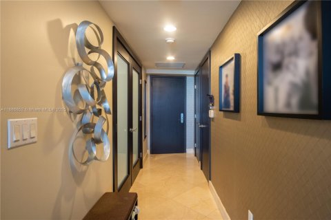 Купить кондоминиум в Халландейл-Бич, Флорида 2 спальни, 100.89м2, № 1981708 - фото 5