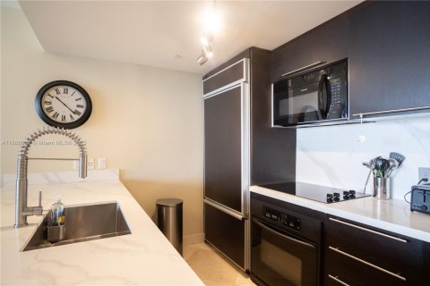 Купить кондоминиум в Халландейл-Бич, Флорида 2 спальни, 100.89м2, № 1981708 - фото 7