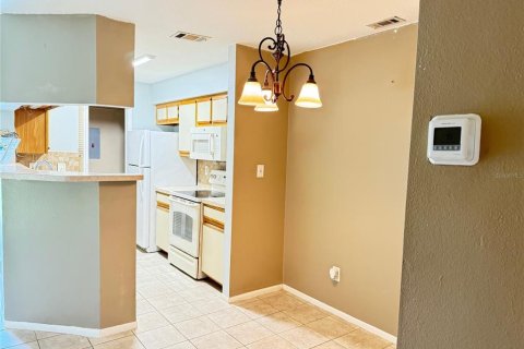 Condo in Altamonte Springs, Florida, 2 bedrooms  № 1783205 - photo 10