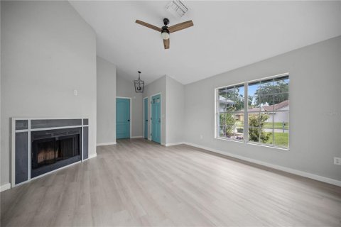House in Brandon, Florida 3 bedrooms, 166.02 sq.m. № 2393622 - photo 2