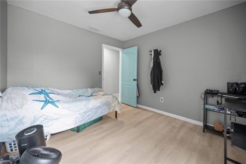 House in Brandon, Florida 3 bedrooms, 166.02 sq.m. № 2393622 - photo 20