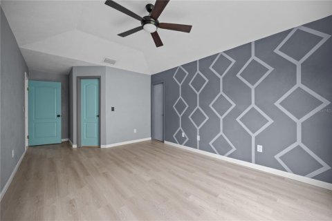 House in Brandon, Florida 3 bedrooms, 166.02 sq.m. № 2393622 - photo 12